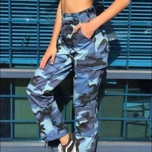 NEW W/ TAGS Camo Cargo Pants (Fashion/Utility)